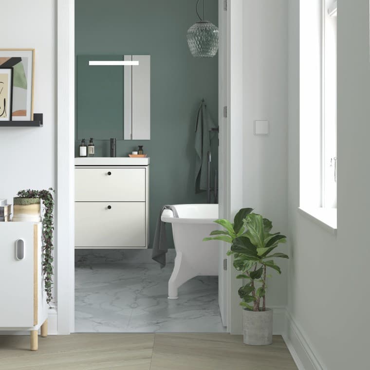 „Ifö Sense Art“ baldai ir „Caribia“ pastatoma vonia „Ifö Sense Art“ baldai ir „Caribia“ pastatoma vonia