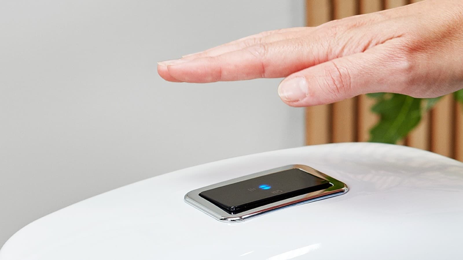 Bekontaktis WC puodo vandens nuleidimas Bekontaktis WC puodo vandens nuleidimas